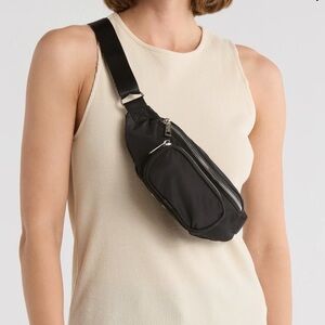 Madden Girl Black Nylon Polyester Crossbody Bag Silver Zippers Fanny Pack Small